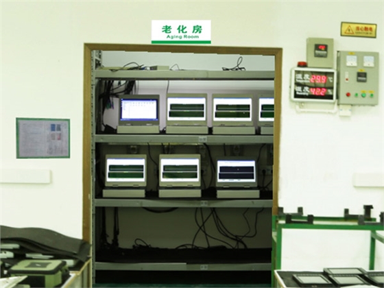 蓝炬老化房